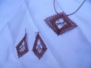 Set kosočtverec bronzový - náhrdelník + náušnice (perlička)